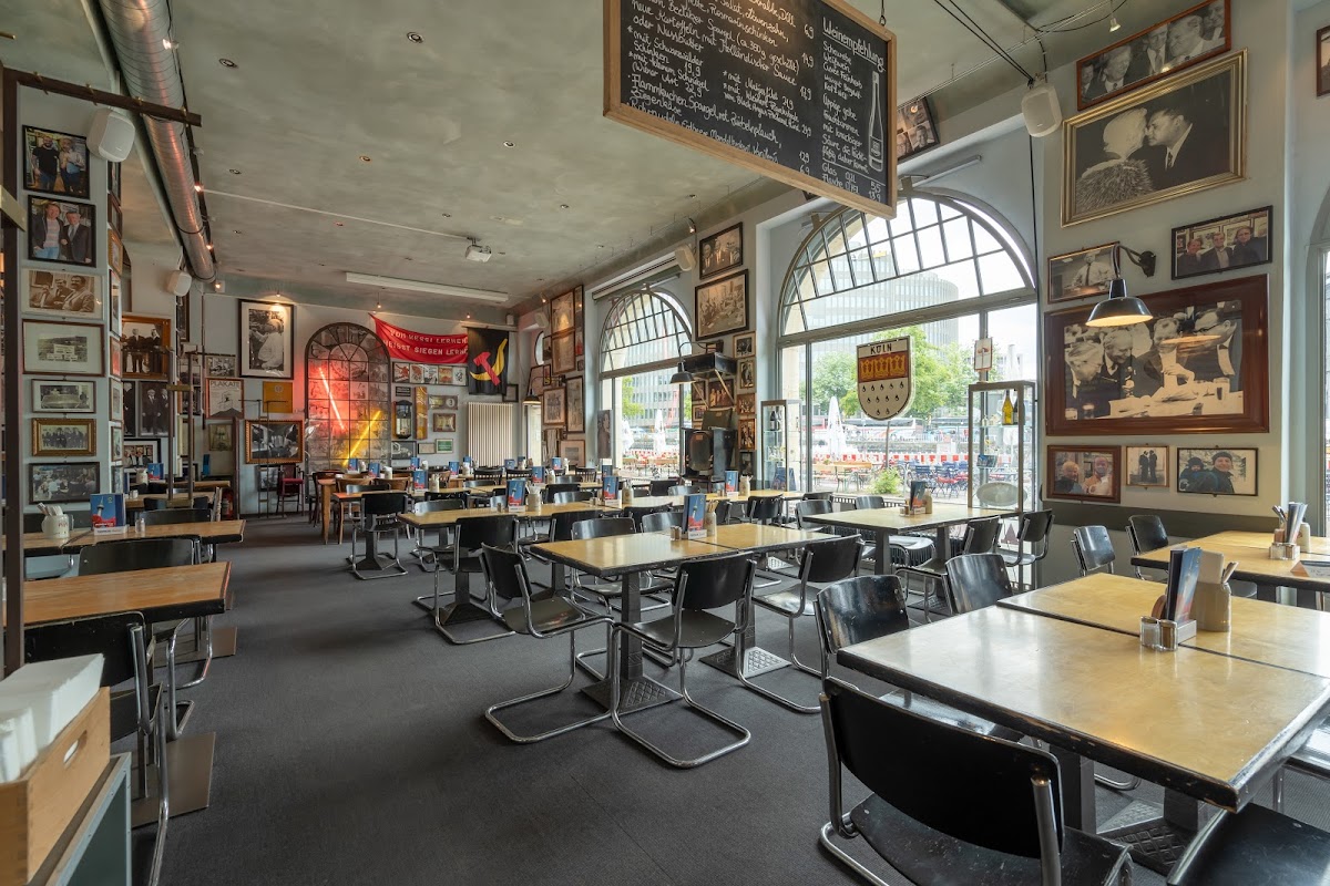 Ständige Vertretung hero