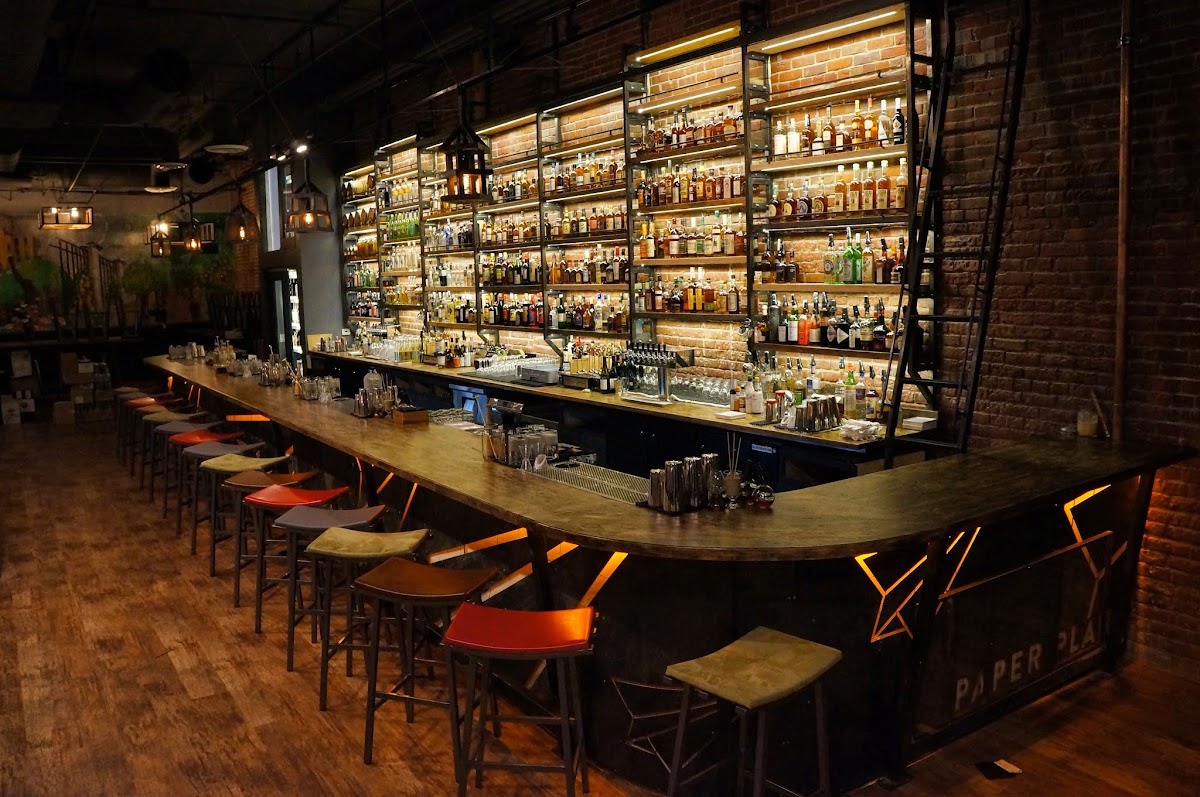 Paper Plane ヒーロー画像