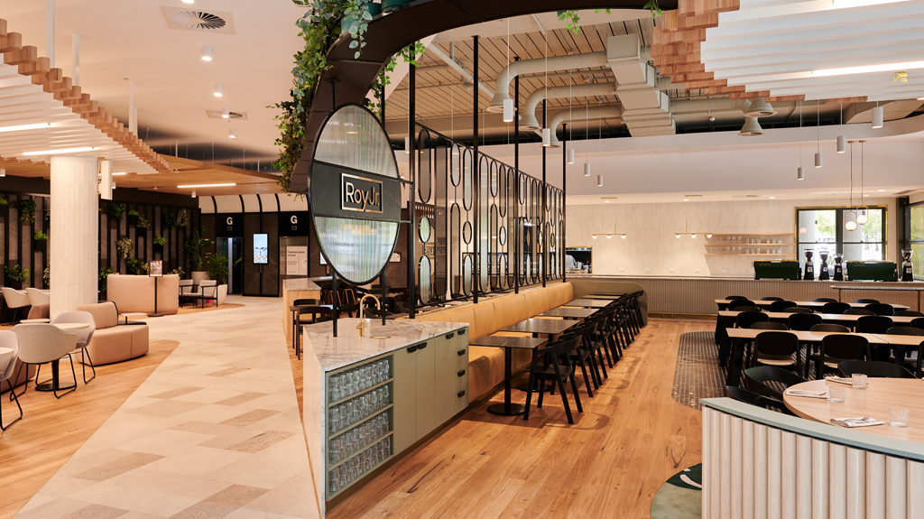 Roy Jr. ヒーロー画像