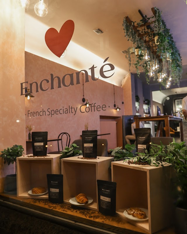 Enchanté Café Titelbild