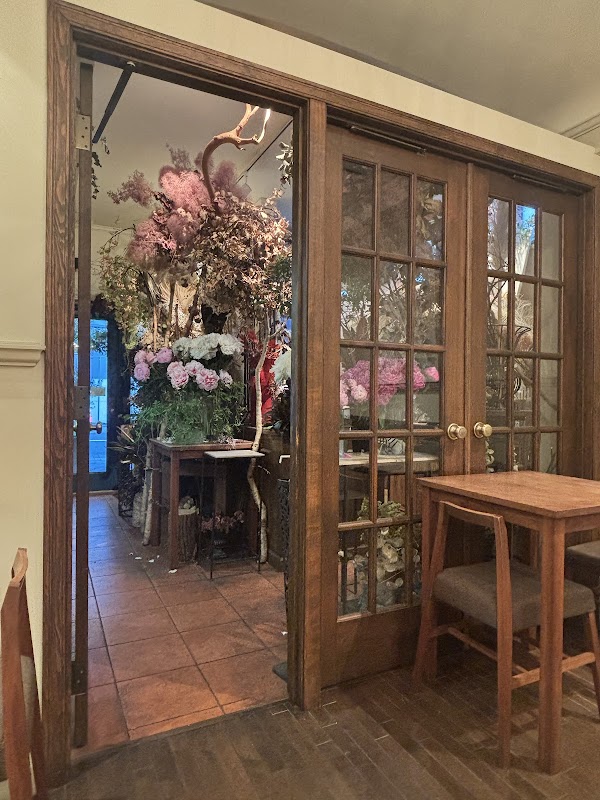 Bunch of peonies ヒーロー画像