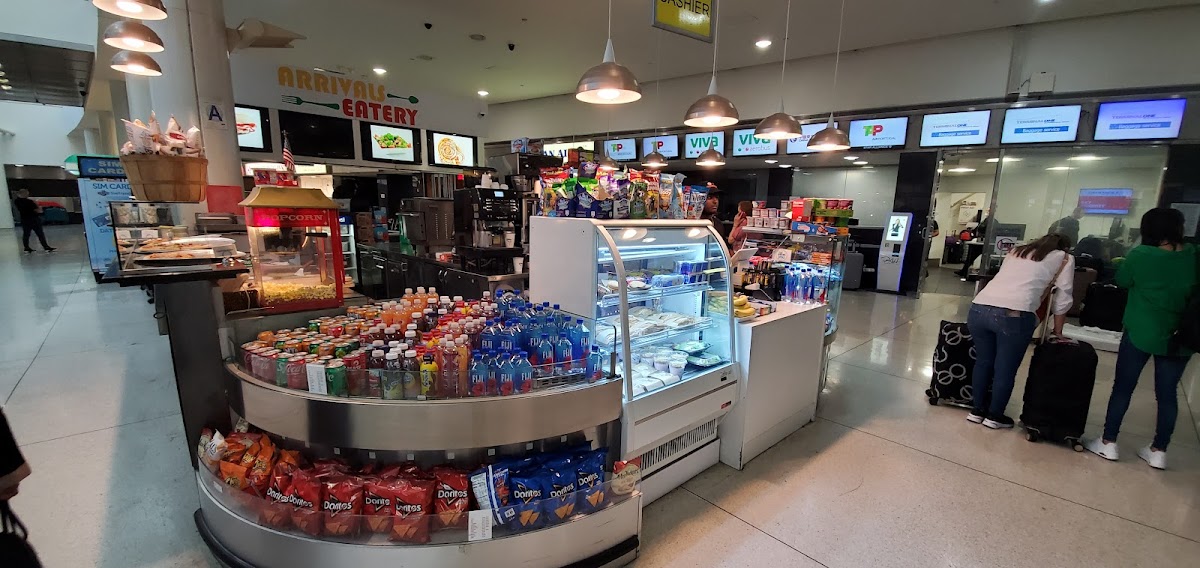 Arrivals Eatery hero