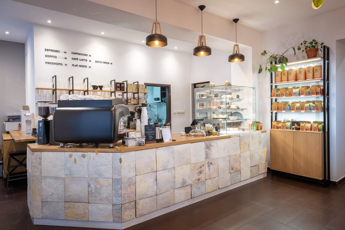 Dos Mundos Coffee Roastery hero