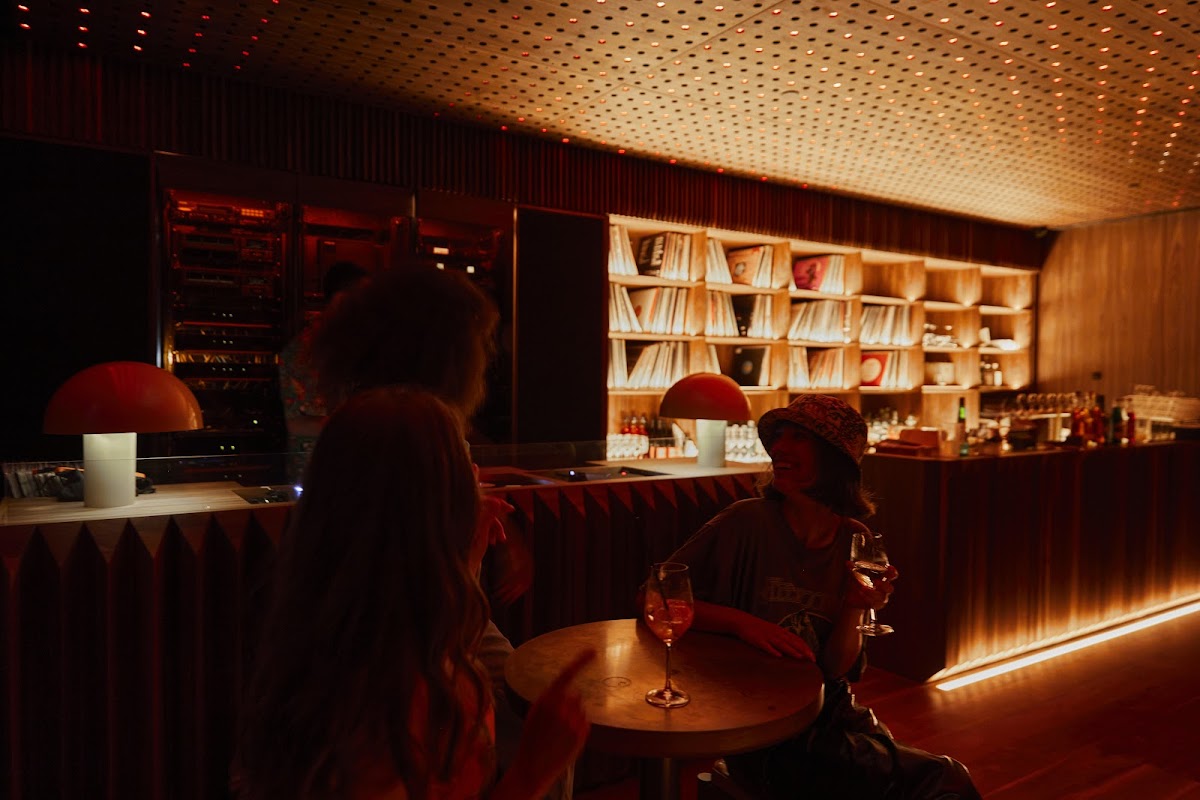 HER ヒーロー画像