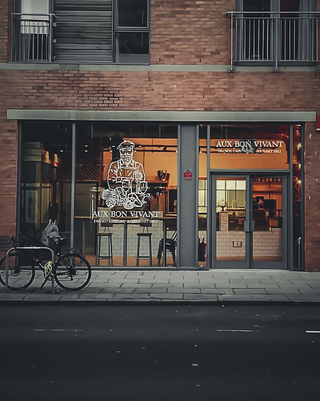 Aux Bon Vivant hero