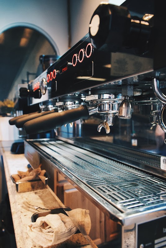 The River Coffeehouse Downtown Warsaw ヒーロー画像