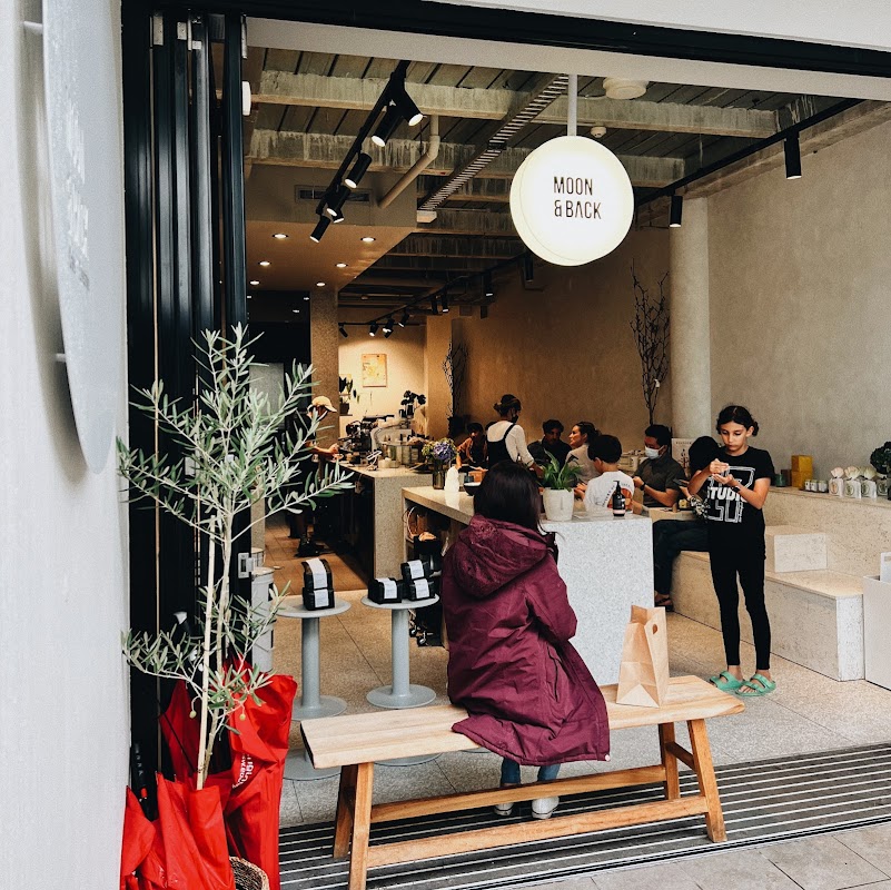 Moon & Back Cafe • Lifestyle hero