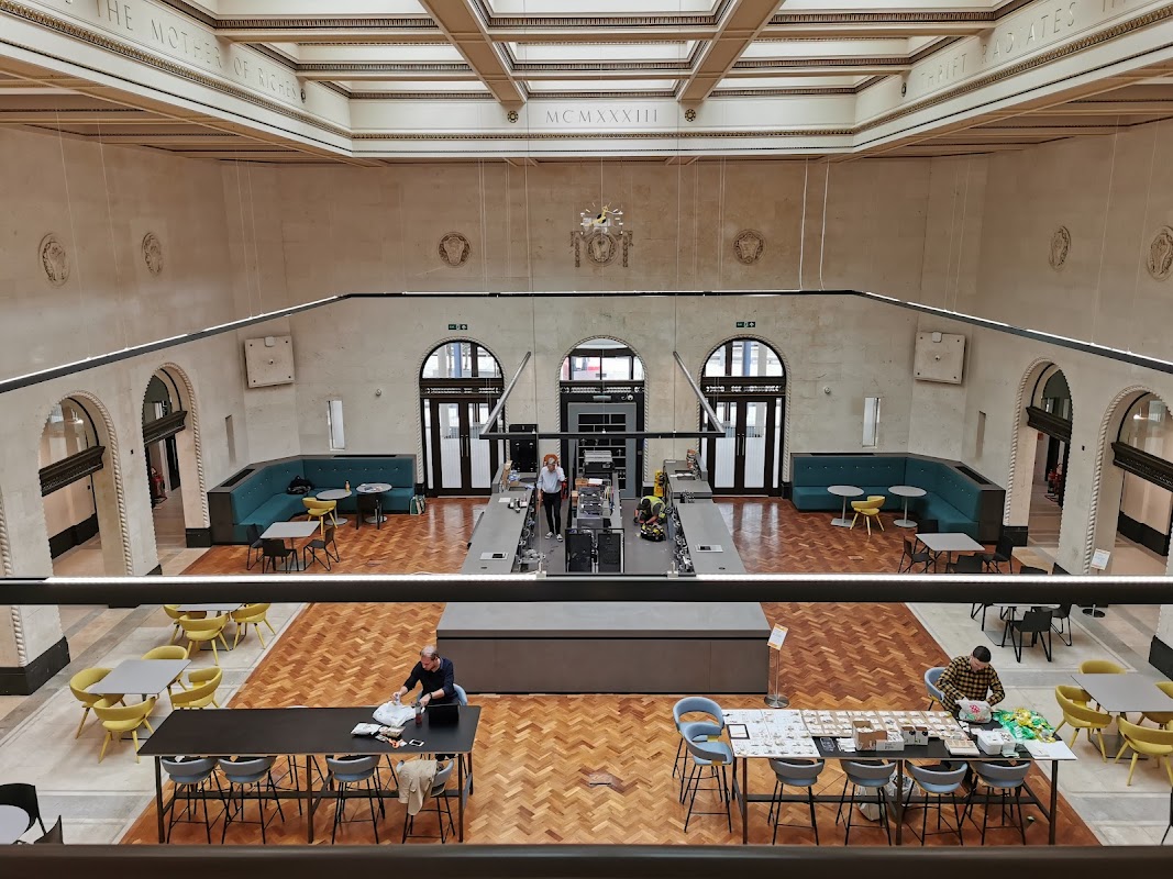 The Exchange ヒーロー画像