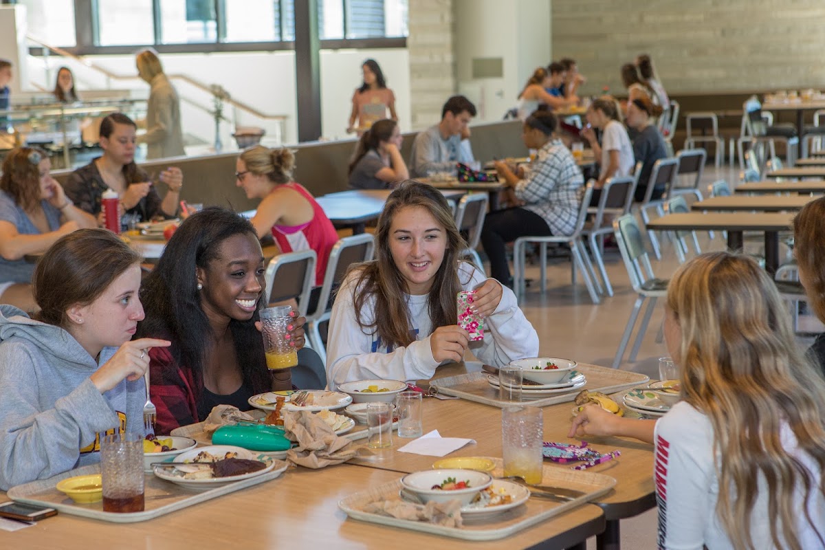 Western Dining Commons ヒーロー画像