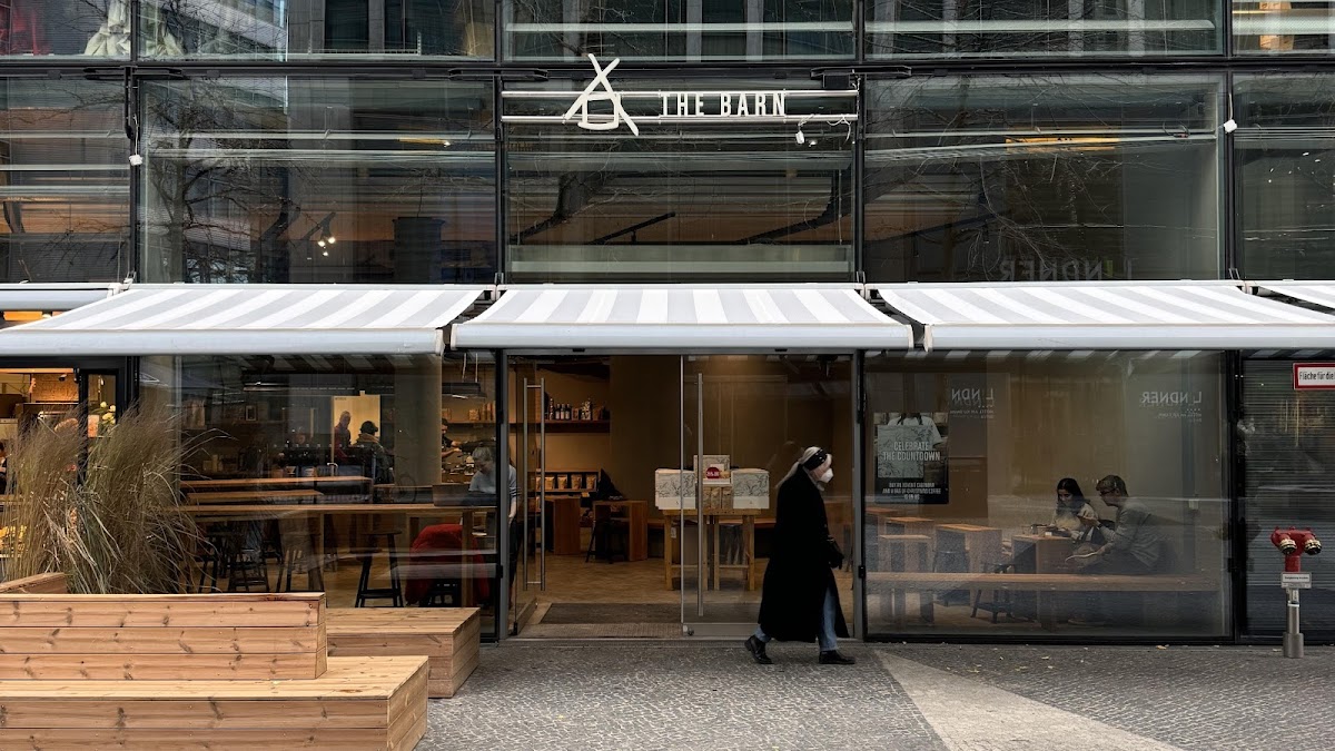 THE BARN Ku'damm hero