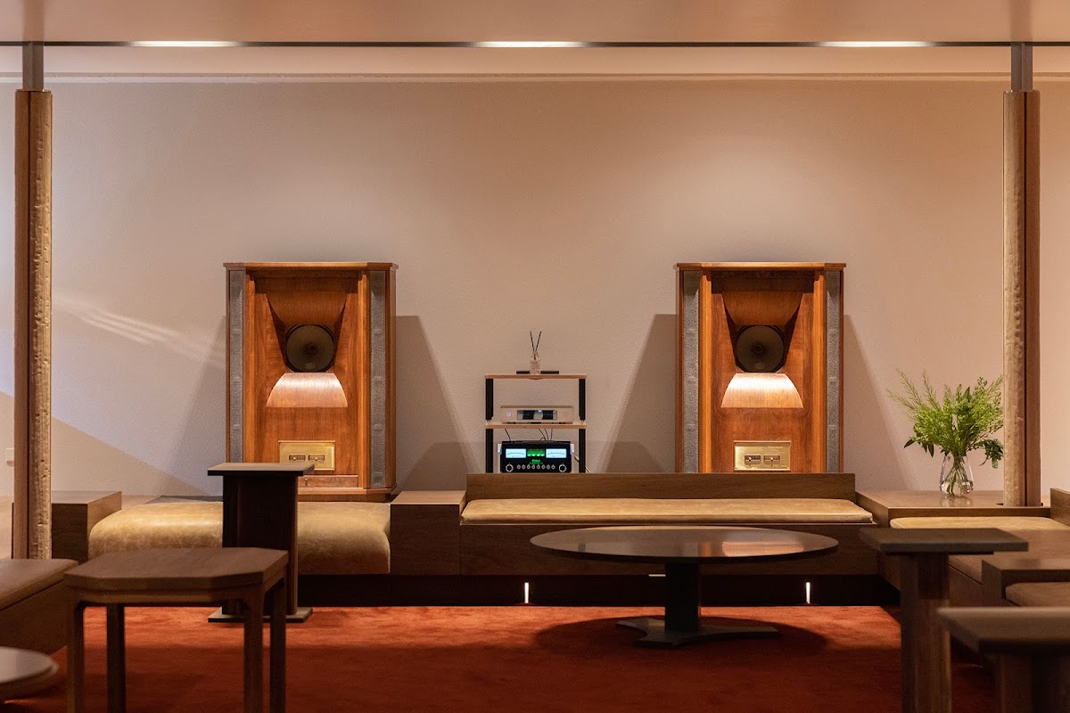 콤포타블 남산 Komfortabel coffee Namsan hero