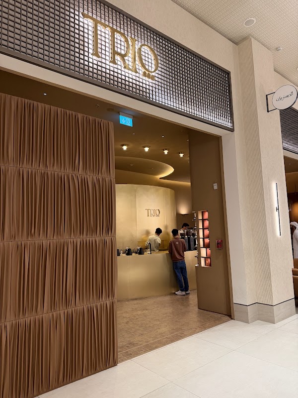 TRIO ヒーロー画像