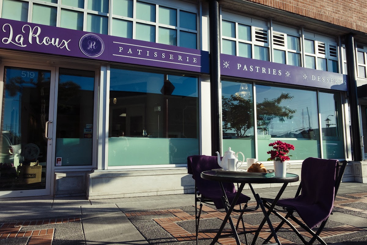 La Roux Patisserie hero