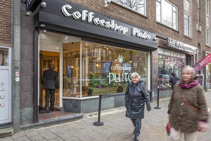 Coffeeshop Pluto hero