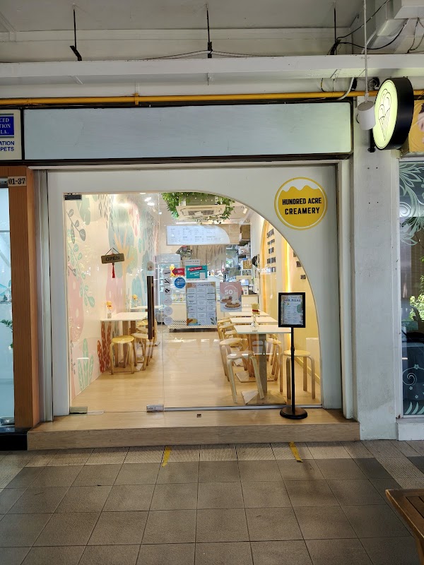 Hundred Acre Creamery (Sunset Way) | Crafted Gelato, Waffles & Desserts hero