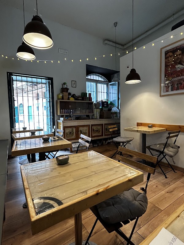 Ofelé. Caffè & Coccole. Titelbild