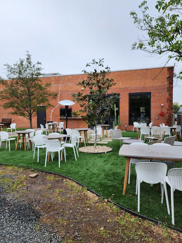 Foto principal de Brass Tacks