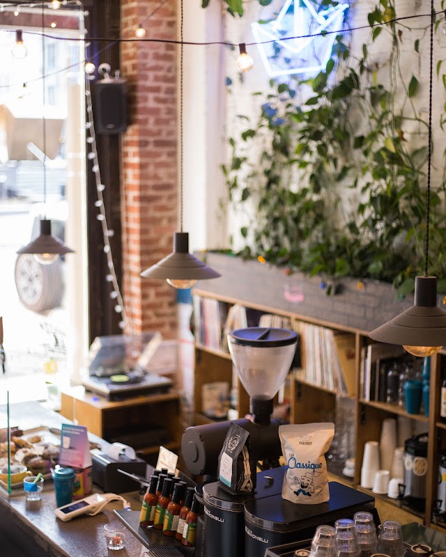 Café Paquebot Vieux-Montréal hero