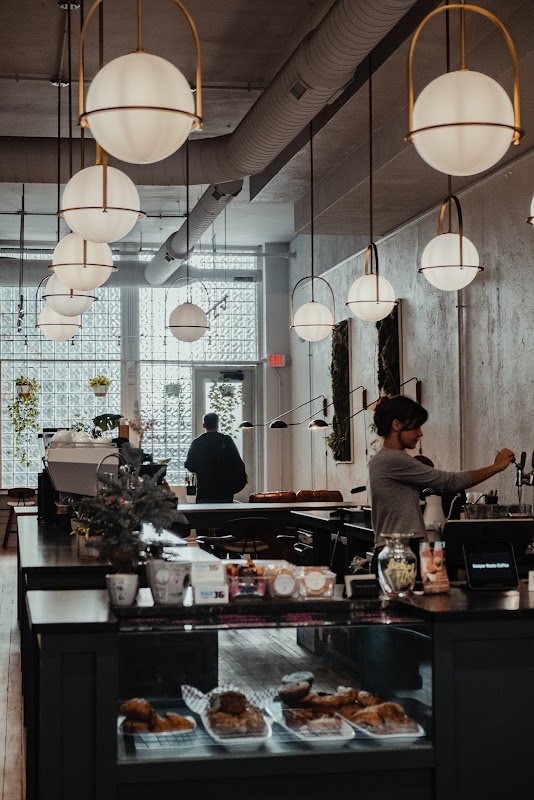 Deeper Roots Coffee ヒーロー画像