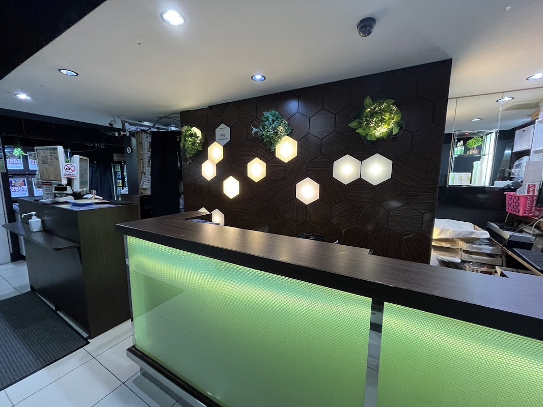 Media Cafe Popeye Yokohama Station west exit shop Titelbild