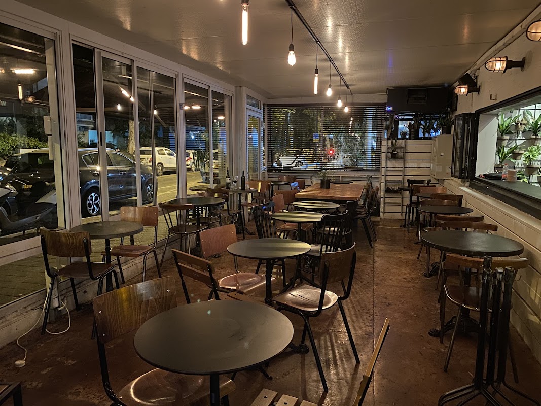 איזי קפה ארלוזורוב hero