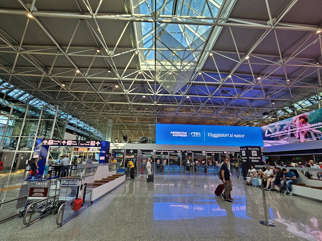 Leonardo da Vinci International Airport hero