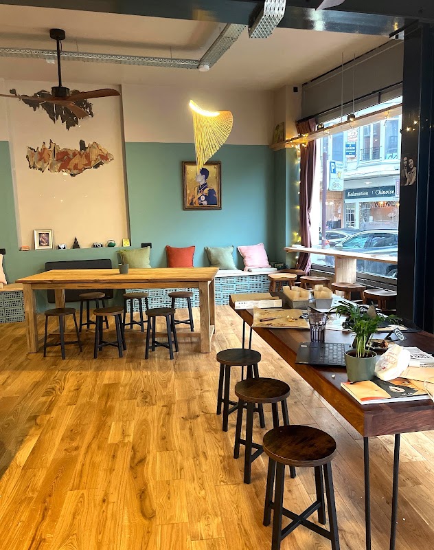 heavy water coffee shop Titelbild