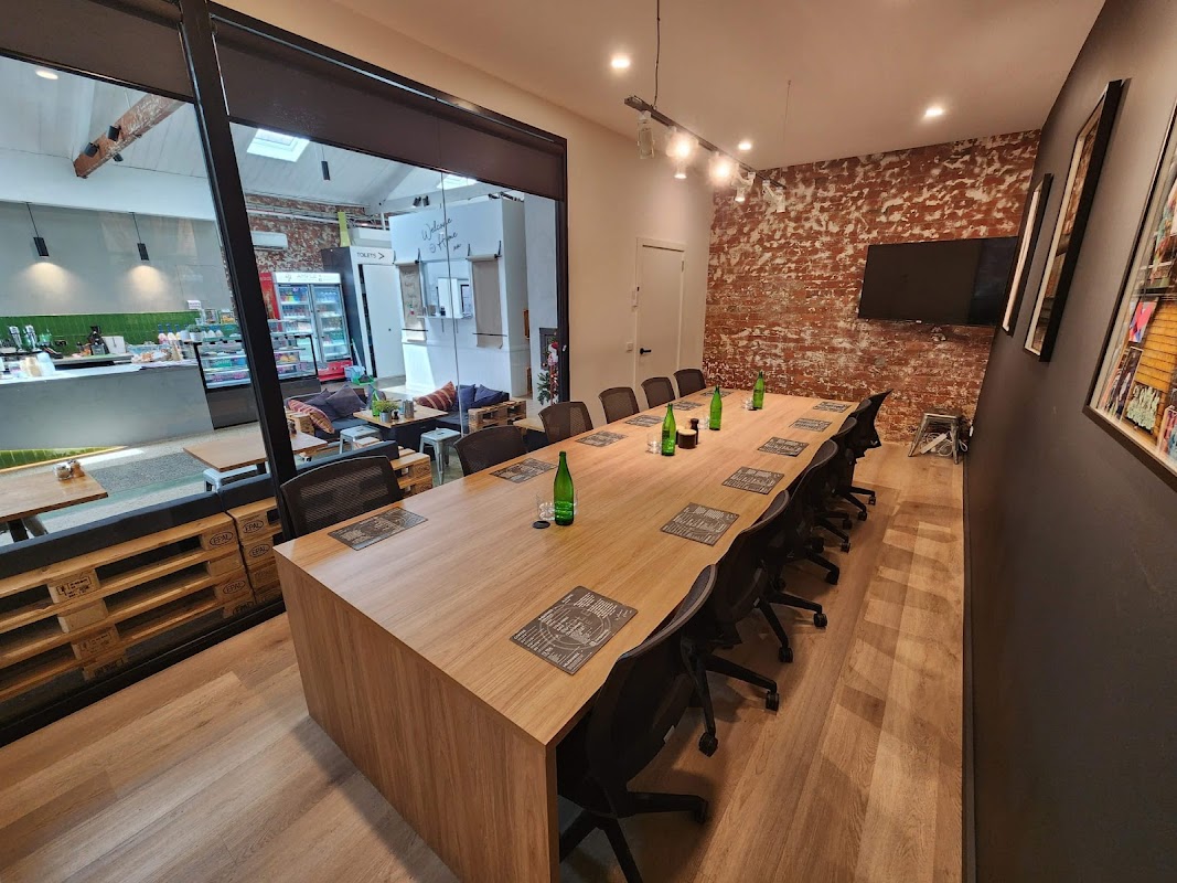 Ample Cafe & Bar ヒーロー画像