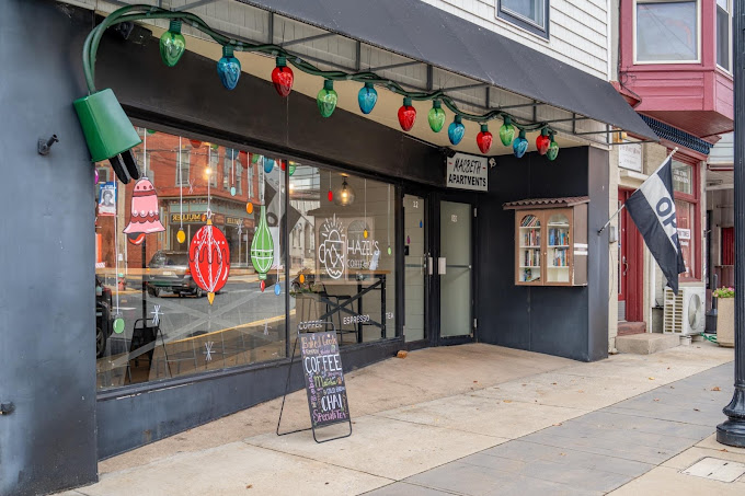 Hazel’s Cafe Titelbild