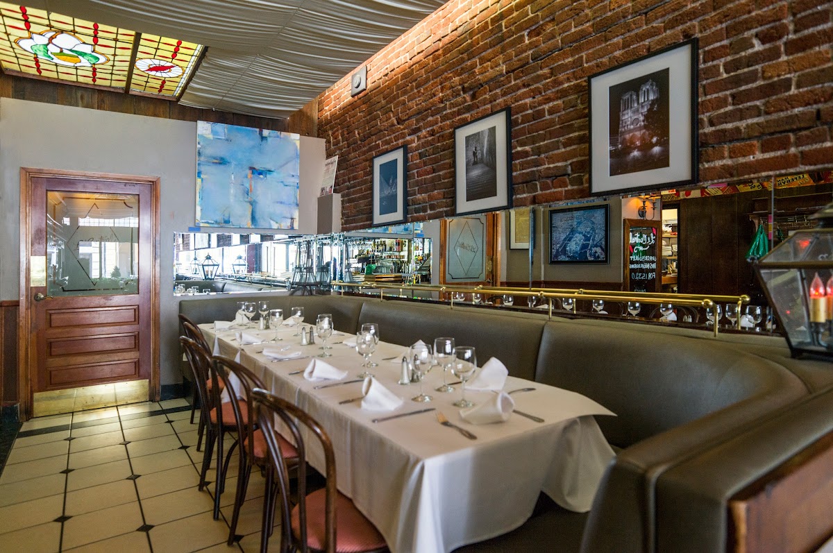 Le Central Titelbild