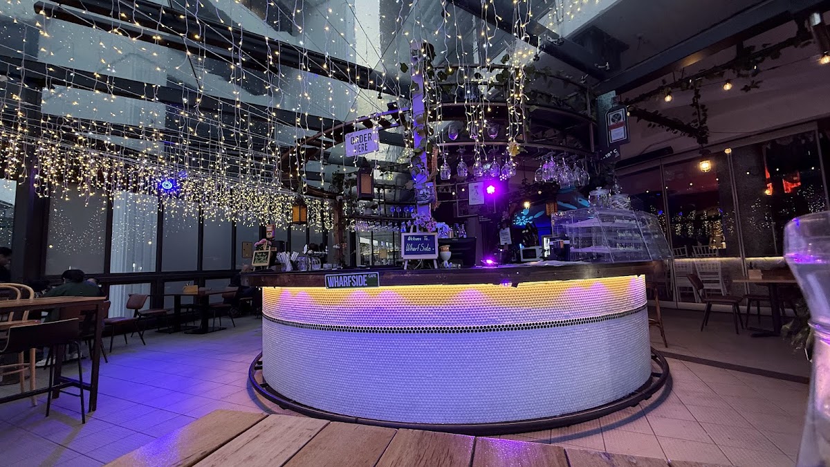 Wharfside Bar & Eatery ヒーロー画像