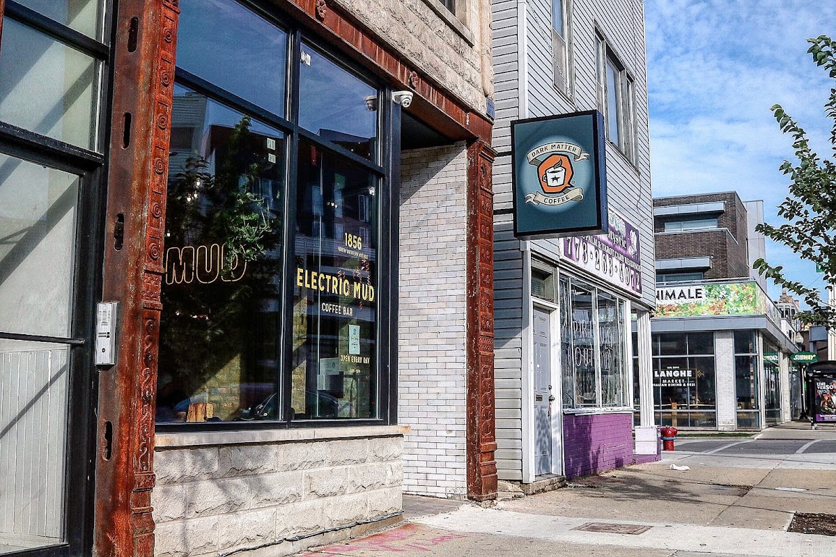 Dark Matter Coffee - Electric Mud Coffee Bar ヒーロー画像