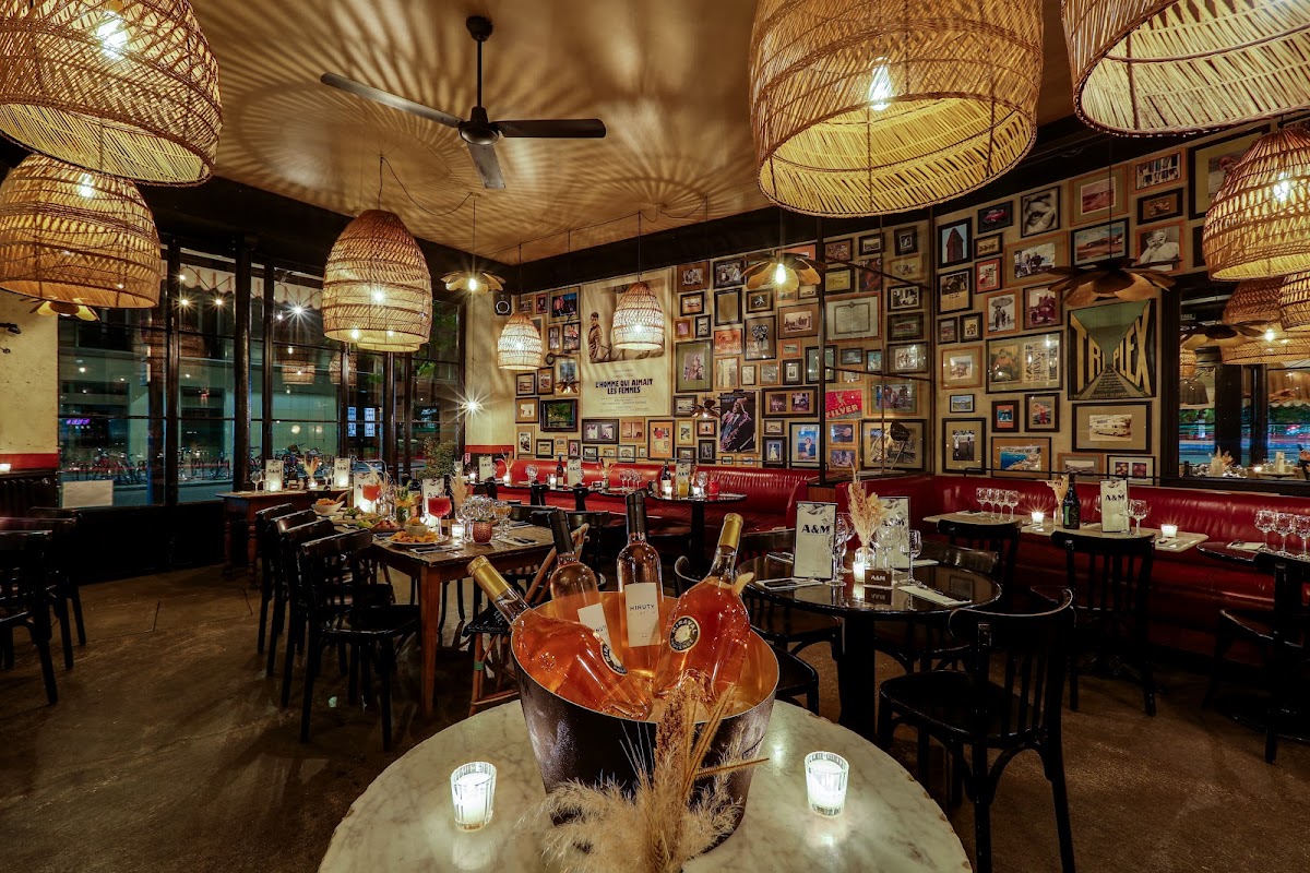 Café des Arts et Métiers hero