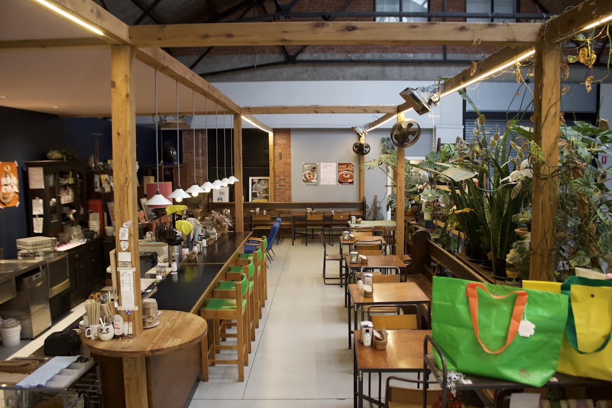 Le Bajo Milkbar hero