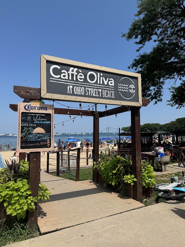 Caffè Oliva at Ohio Street Beach hero