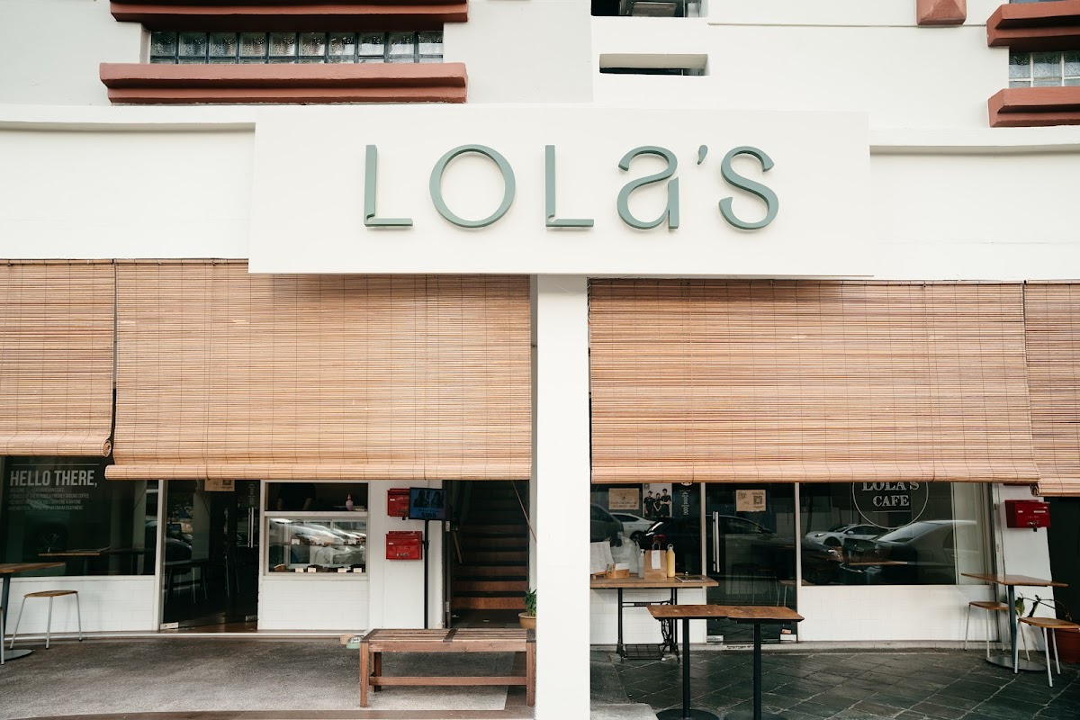 Lola's Cafe hero