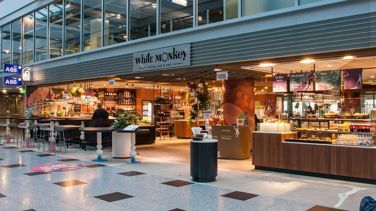 White Monkey Düsseldorf Airport Titelbild