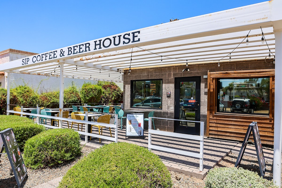 Sip Coffee & Beer hero