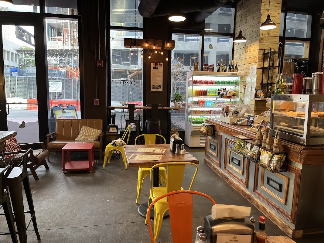 Macondo Downtown Titelbild