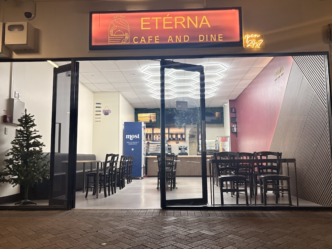 Etérna - Café and Dine - 24/7 hero