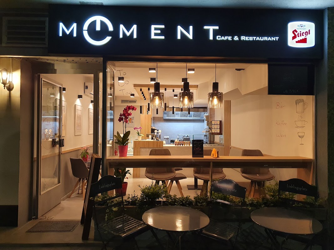 Moment Cafe and Restaurant ヒーロー画像