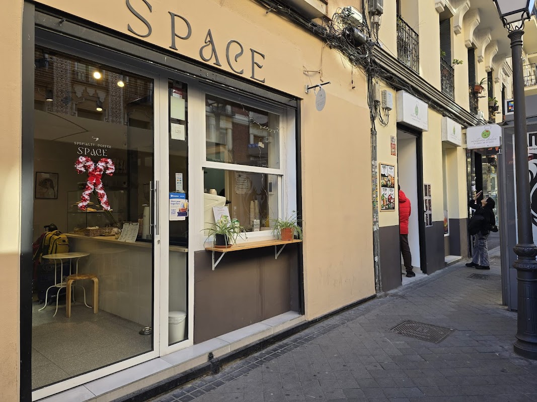 SPACE & ACEITUNA DULCE hero