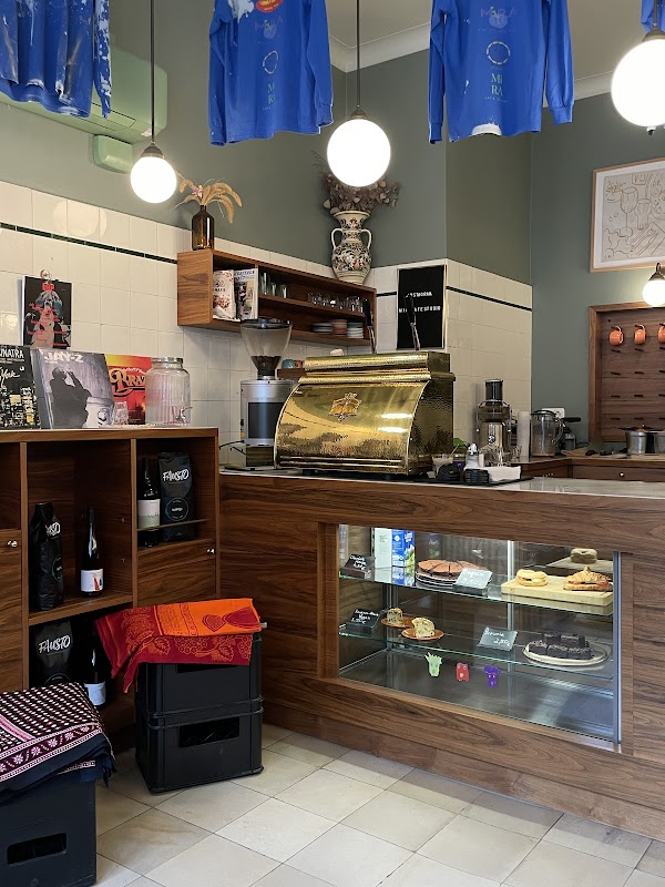 MiRA Café - Studio hero