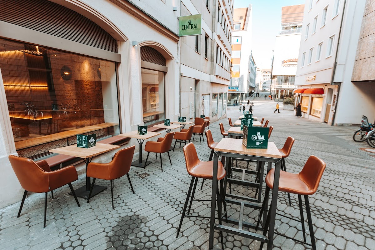 Café & Bar Central Nürnberg Poke Bowl Pasta Salate hero