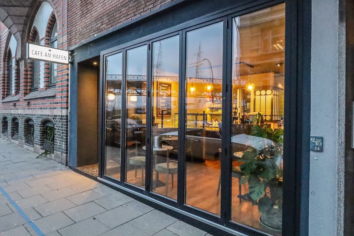 Café Am Hafen | Hamburg Titelbild