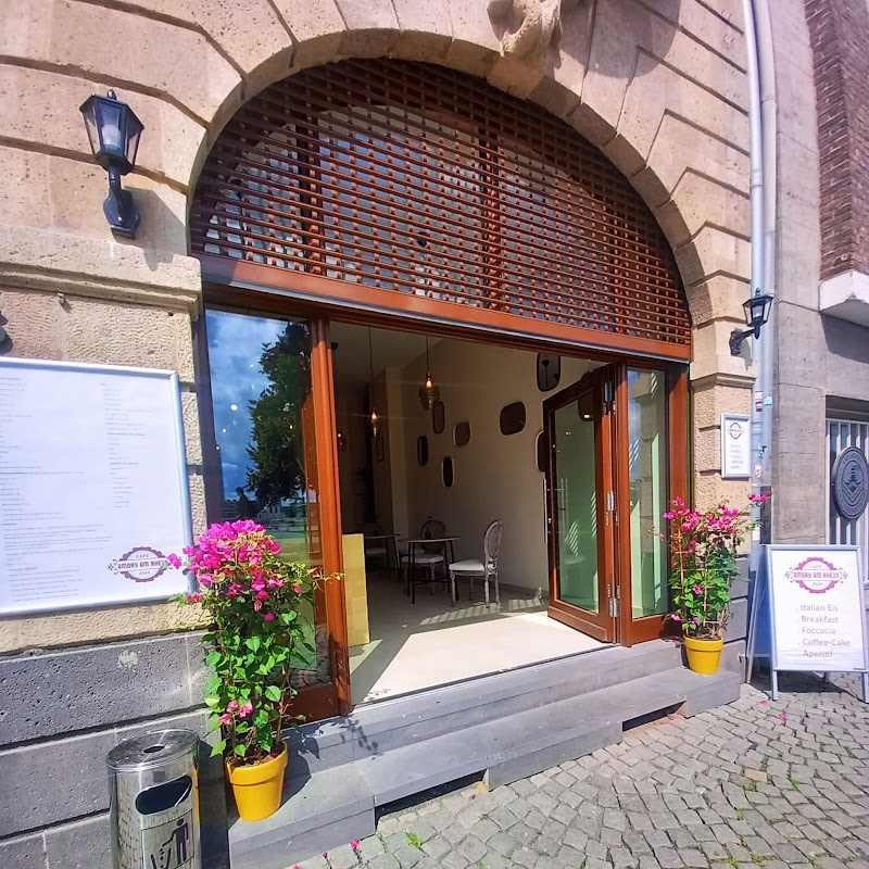 Cafe Amory am Rhein hero