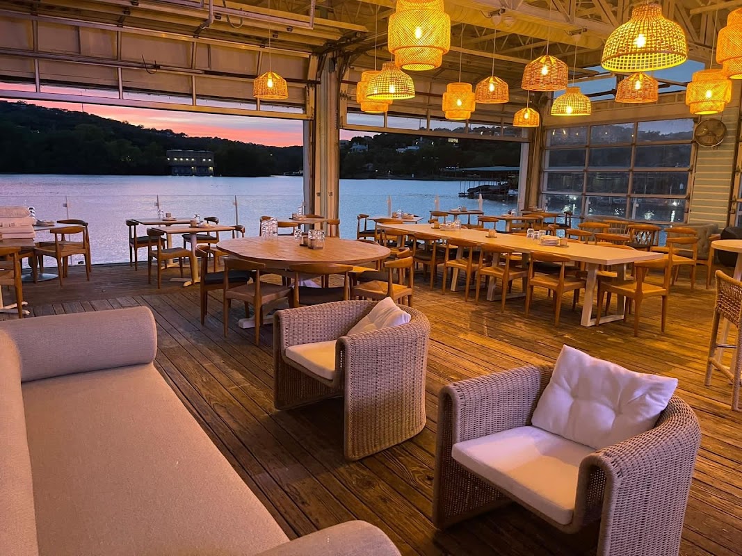 Quince Lakehouse hero