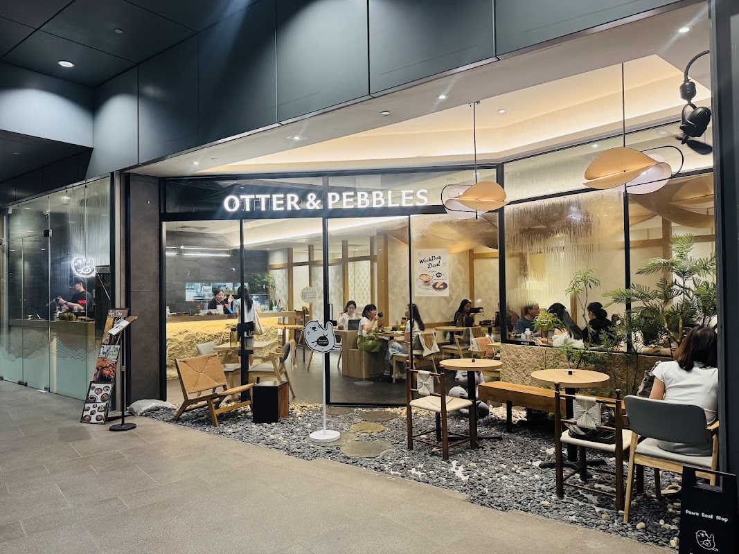 Otter & Pebbles ヒーロー画像