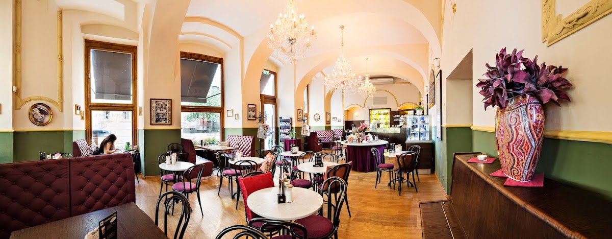 Národní kavárna Titelbild