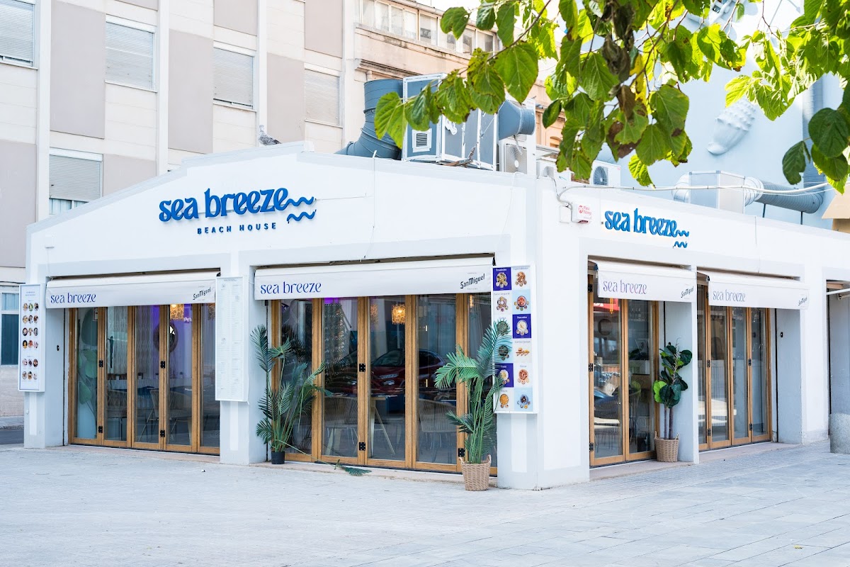 Restaurante Sea Breeze Beach House hero